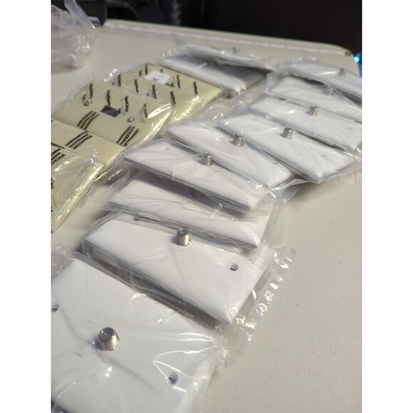 Lot of 16 New Light Switch Covers & CATV Jack Wall Plates - Picture 9 of 11